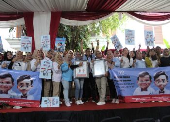 Terima Dukungan Emak-emak, TKN Sebut Perempuan Punya Peran Besar dalam Pemenangan Prabowo-Gibran – Warga Berita