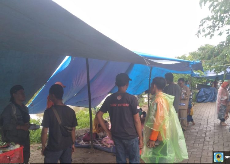 Antisipasi Banjir Tak Surut, Tenda Pengungsian Disiapkan – Warga Berita 1 Antisipasi Banjir Tak Surut, Tenda Pengungsian Disiapkan – Warga Berita