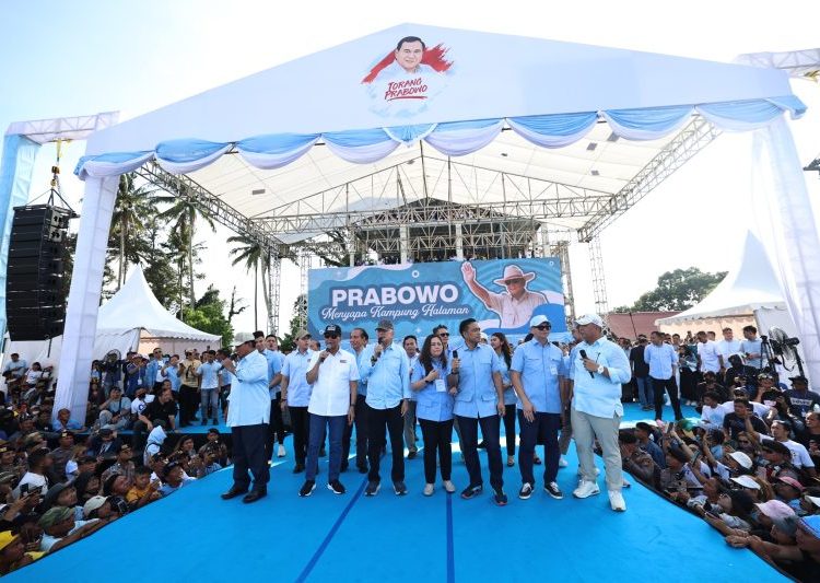 Prabowo Janji Bangun Sekolah Unggulan di Kampung Halamannya Langowan – Warga Berita