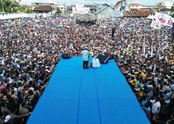 Prabowo Kenang Ibunda di Kampung Halaman Langowan, Nyanyikan Lagu ‘Sio Mama’ – Warga Berita