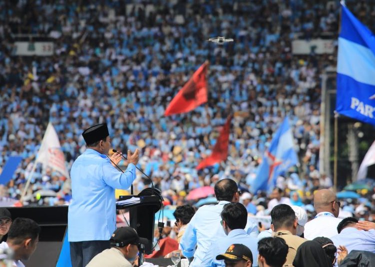 Kampanye Terakhir, Prabowo Tegaskan Siap Hilangkan Kemiskinan di Indonesia – Warga Berita
