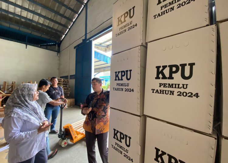 KPU Banten Mulai Distribusikan Logistik ke Panitia Pemungutan Suara – Warga Berita