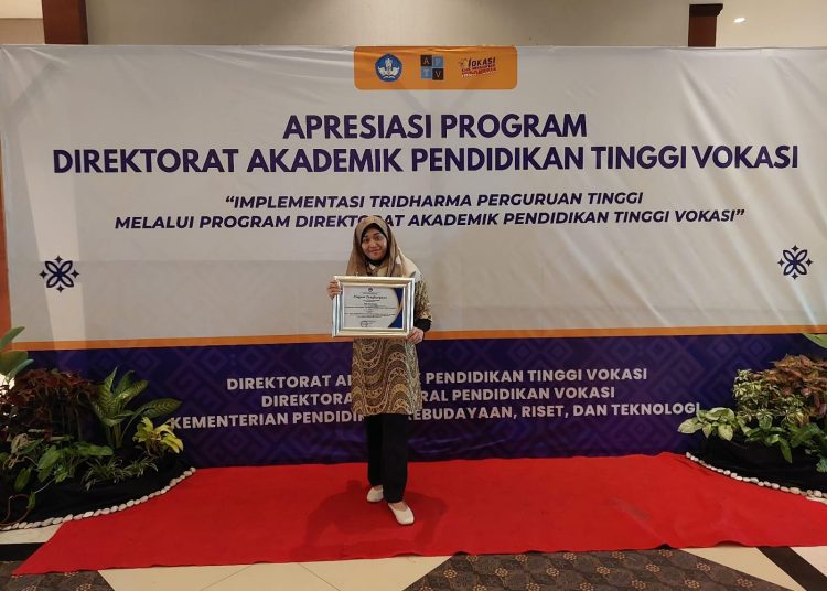 Teliti Teh Hijau Bebas Kafein, Dosen SV Undip Raih Penghargaan 1 Teliti Teh Hijau Bebas Kafein, Dosen SV Undip Raih Penghargaan