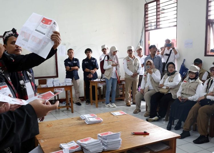 KPU Banten Tunda Pleno Perhitungan Suara – Warga Berita