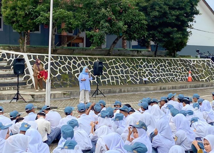 Perkuat Budaya Baca, SMAN 1 Kalanganyar Gagas Forum Literasi Mingguan – Warga Berita