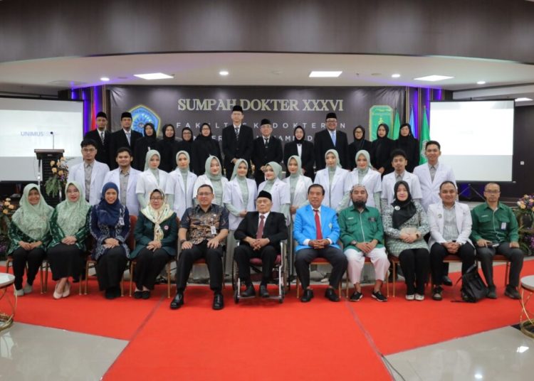 FK Unimus Angkat Sumpah 12 Dokter Baru pada Angkat Sumpah Dokter ke XXXVI – <a href="https://unimus.ac.id">Universitas Muhammadiyah Semarang</a> 1 FK Unimus Angkat Sumpah 12 Dokter Baru pada Angkat Sumpah Dokter ke XXXVI – Universitas Muhammadiyah Semarang