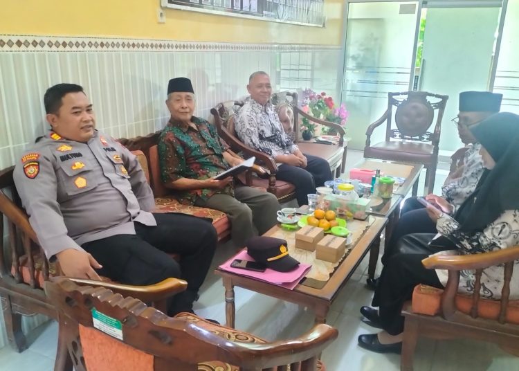 Jalin Sinergi Dan Koordinasi, Kapolsek Brebes Sambang Di SMP 5 Brebes