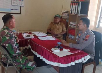 Sinergitas Bhabinkamtibmas Polsek Brebes Bersama Babinsa Sambangi Desa Kaliwlingi Jalin Koordinasi Dengan Perangkat Desa