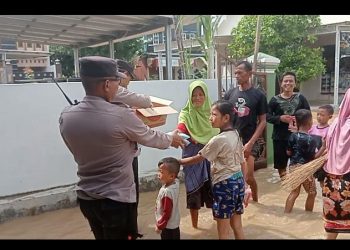 Polsek Wanasari Salurkan Bantuan Makanan Untuk Masyarakat Terdampak Banjir