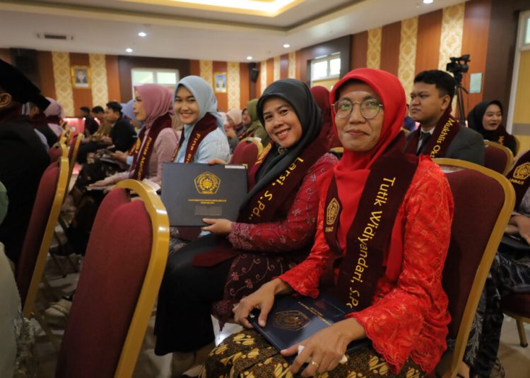 Pelepasan Wisudawan dan Sumpah Profesi Guru FIPH UNIMUS – Universitas Muhammadiyah Semarang