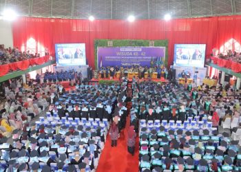 Wisuda ke 42, Lulusan Unimus diharapkan dapat memberikan peran dan layanag di Tengah Masyarakat – Universitas Muhammadiyah Semarang