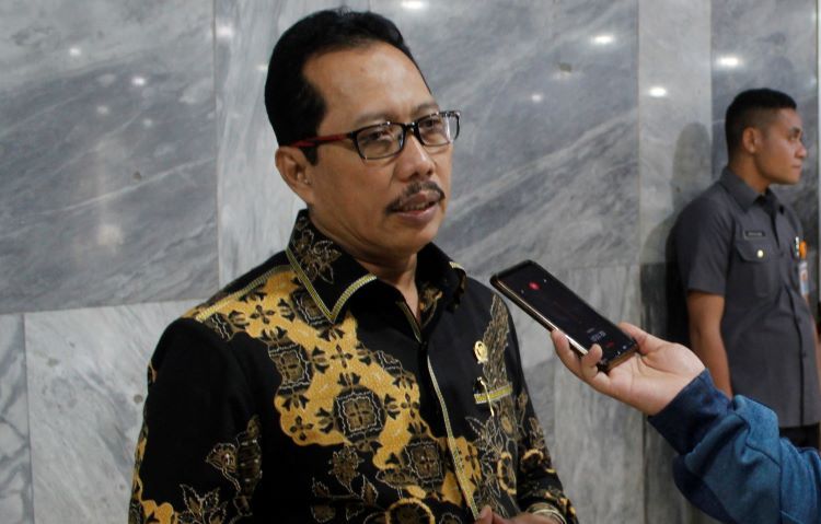 DPR Minta KPU Buat Regulasi Pemilih yang Belum Dapat KTP 1 DPR Minta KPU Buat Regulasi Pemilih yang Belum Dapat KTP