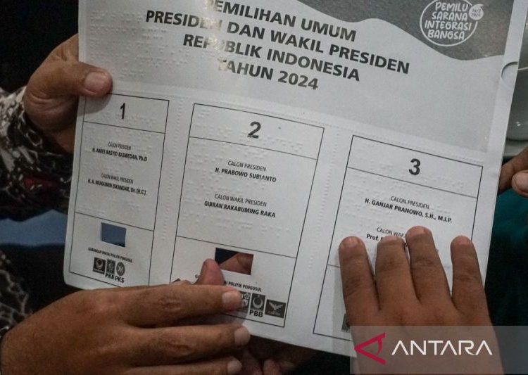 Sosialisasi pencoblosan surat suara untuk tunanetra