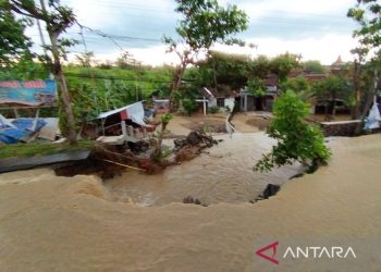 Banjir besar, putus Jalur Pantura Timur dari Demak ke Kudus