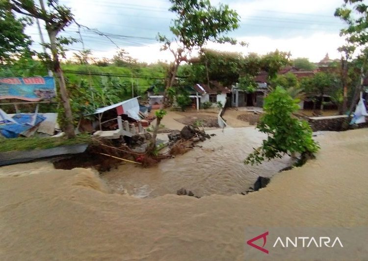 Banjir besar, putus Jalur Pantura Timur dari Demak ke Kudus 1 Banjir besar, putus Jalur Pantura Timur dari Demak ke Kudus