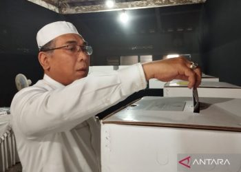 Ketum PBNU gunakan hak pilih di TPS 03 Rembang