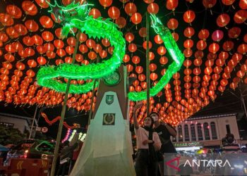 Hiasan lampion untuk meriahkan Imlek
