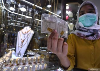 Harga emas Antam Senin pagi naik