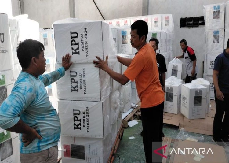 KPU Surakarta: Distribusi logistik pemilu PPK ke PPS mulai dilakukan 1 KPU Surakarta: Distribusi logistik pemilu PPK ke PPS mulai dilakukan