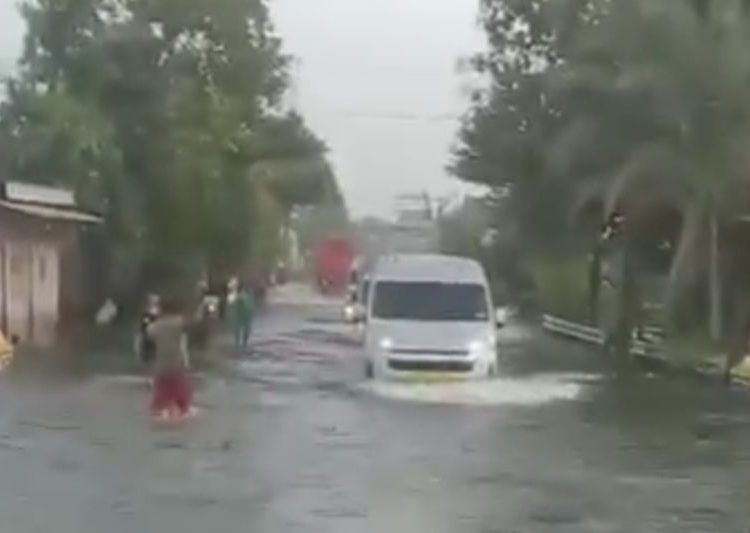 Mijen – Welahan banjir, ini jalur alternatif Semarang ke Surabaya
