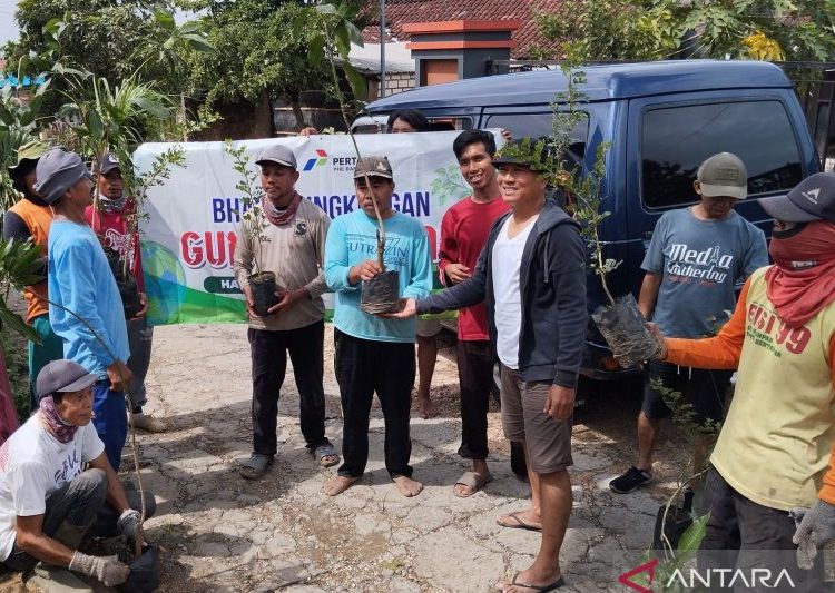 PWI Kabupaten Rembang peringati hari pers dengan tanam pohon