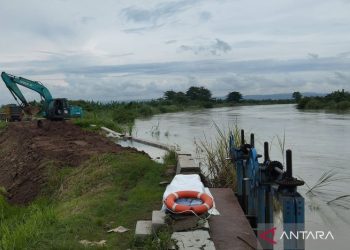 Tanggul Sungai Wulan-Jratun jebol akibatkan banjir di Demak meluas