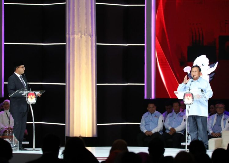 DEBAT CAPRES – Prabowo Setuju Usulan Anies Datangkan Profesor dari Luar Negeri untuk Mengajar di Indonesia