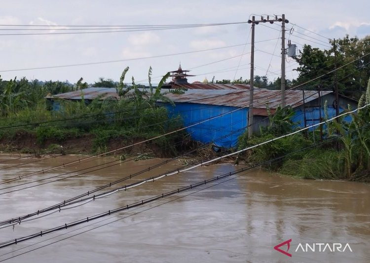 Grobogan banjir, tanggul jebol di empat lokasi 1 Grobogan banjir, tanggul jebol di empat lokasi