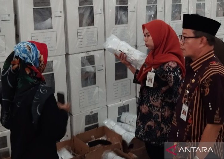 KPU Demak mencatat ada 106 calon lokasi TPS mengalami banjir 1 KPU Demak mencatat ada 106 calon lokasi TPS mengalami banjir