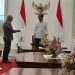 Jokowi Terima Undangan Pencoblosan di TPS 10 Gambir