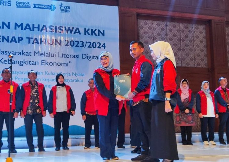 Upgris terjunkan mahasiswa KKN di lokasi banjir Demak