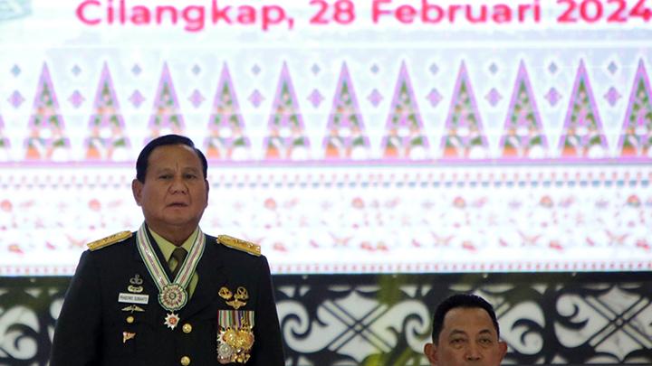 Pangkat Jenderal Kehormatan Dinilai Jadi Beban Tambahan bagi Prabowo » Warga Berita 1 Pangkat Jenderal Kehormatan Dinilai Jadi Beban Tambahan bagi Prabowo » Warga Berita