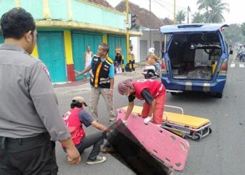 Berhenti di Lampu Merah, Kakek di Bantul Ini Digasak Mobil dari Belakang Hingga Terpendala dan Tewas » Warga Berita