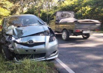 Tabrakan Adu Banteng di Jalan Wonosari-Yogya, 2 Mobil Ringsek » Warga Berita