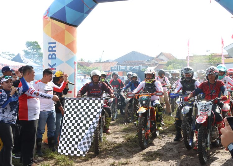Ribuan Peserta Ikuti Trabas Kamtibmas yang di Gelar Polres Brebes dan Polda Jateng di Bumiayu
