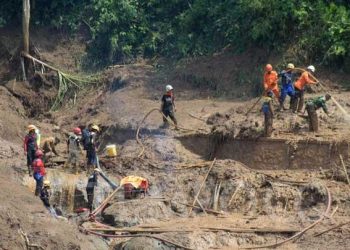 Banjir dan Tanah Longsor di Bandung Barat, 9 Orang Hilang dan 300-an Warga Ngungsi » Warga Berita