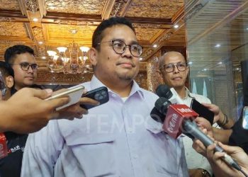 Sidang Gugatan Pilpres 2024 di MK, Bawaslu Akui Terima Laporan Jokowi Bagi Bansos di Dekat Spanduk Prabowo-Gibran » Warga Berita