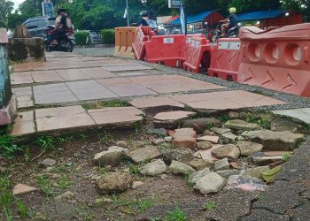 Jalur Trotoar Jalan Protokol Pandeglang Rusak, Dinilai Tak Estetis – Warga Berita