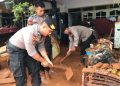 Polda Jateng terjunkan Personel Ditsamapta, Bantu Warga Terdampak Banjir di Pekalongan