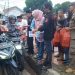 Bupati Pandeglang Bagi-bagi Takjil Gratis ke Pengguna Jalan – Warga Berita