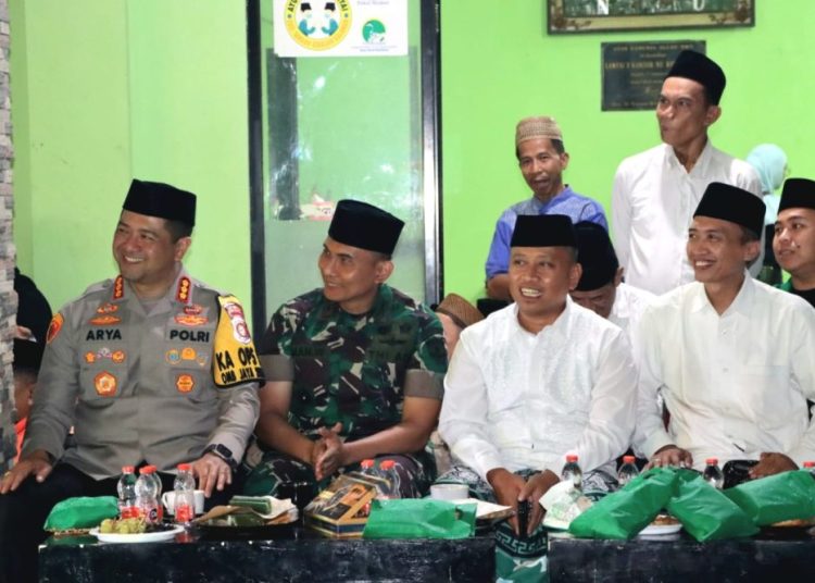 Jalin Silaturahmi, Kapolres Metro Depok Hadiri Tadarus Budaya Ramadhan 1445 H – Warga Berita