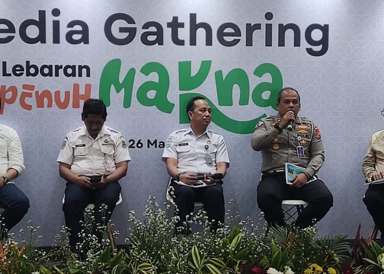 Kendaraan Sumbu Tiga Dilarang Melintas Arus Mudik – Warga Berita