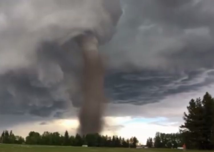 Awas, Sejumlah Wilayah di Indonesia Akan Mengalami Cuaca Ekstrem dari 10-14 Maret 2024! » Warga Berita