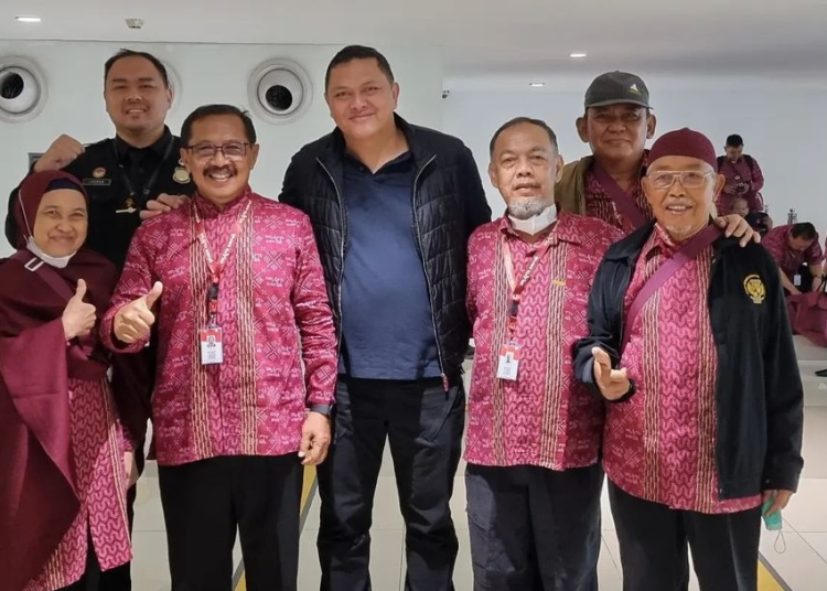 Alumni TN1 Umrohkan Pamong dan Pendidik SMA Taruna Nusantara 1 Alumni TN1 Umrohkan Pamong dan Pendidik SMA Taruna Nusantara