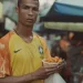 Foto AI : Messi dan Ronaldo Ikutan War Takjil