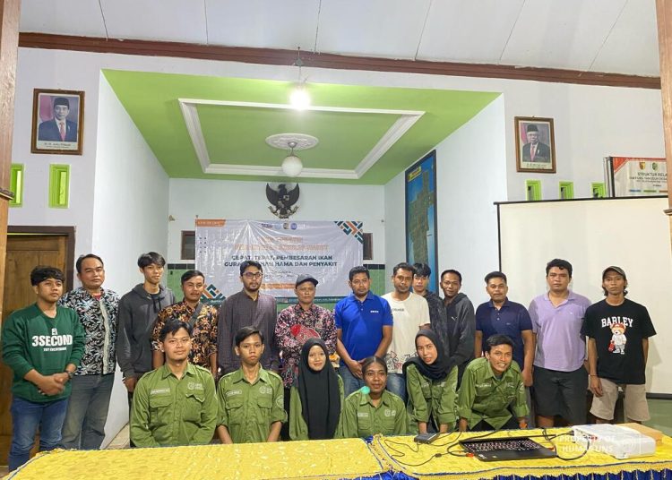 Mahasiswa KKN UNS, Kembangkan Perikanan Lokal di Desa Panjerejo, Tulungagung – Universitas Sebelas Maret