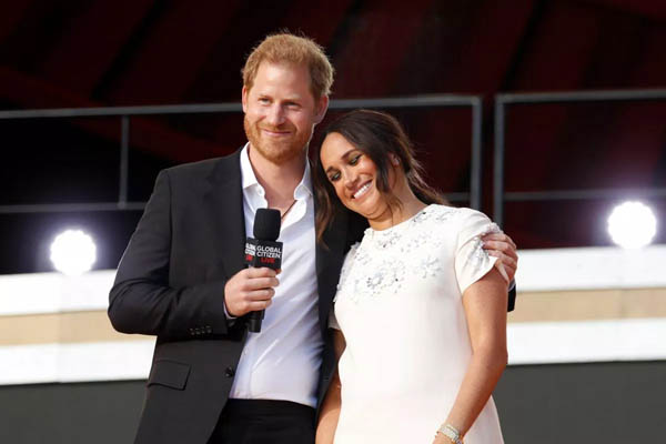Pangeran Harry Disebut Selalu Bau Rokok dan Alkohol Sebelum Bertemu Meghan Markle 1 Pangeran Harry Disebut Selalu Bau Rokok dan Alkohol Sebelum Bertemu Meghan Markle