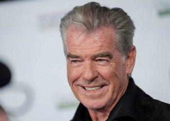 Pierce Brosnan Tak Lolos Seleksi Jadi Batman 7 Pierce Brosnan Tak Lolos Seleksi Jadi Batman