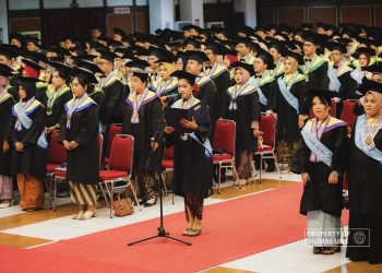 Plt. Rektor UNS Berikan Motivasi kepada Wisudawan – Universitas Sebelas Maret