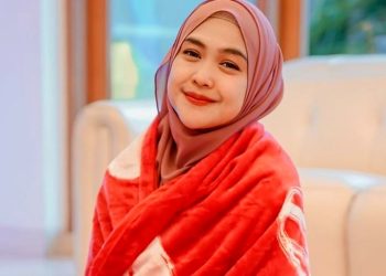 Tunggu Putusan Pengadilan Soal Perceraian, Ria Ricis: Saya Ibu Serba Bisa 3 Tunggu Putusan Pengadilan Soal Perceraian, Ria Ricis: Saya Ibu Serba Bisa
